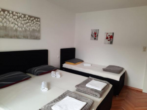 Отель Apartments Rose Loboja  Макарска 